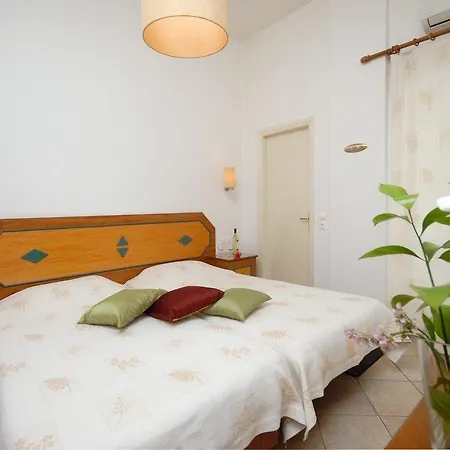 Barbouni & Aparthotel Naxos City