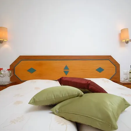 Barbouni & Aparthotel Naxos City