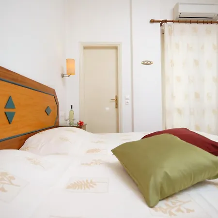 Barbouni & Aparthotel 2*