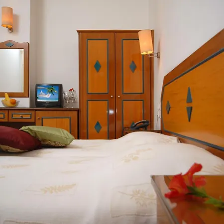 Barbouni & 2* Naxos City