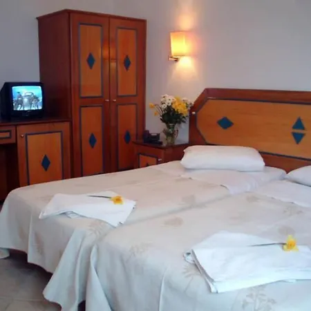 מלון דירות Barbouni & 2*