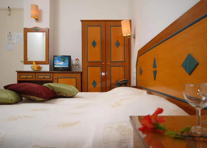 Barbouni & 2* Naxos City